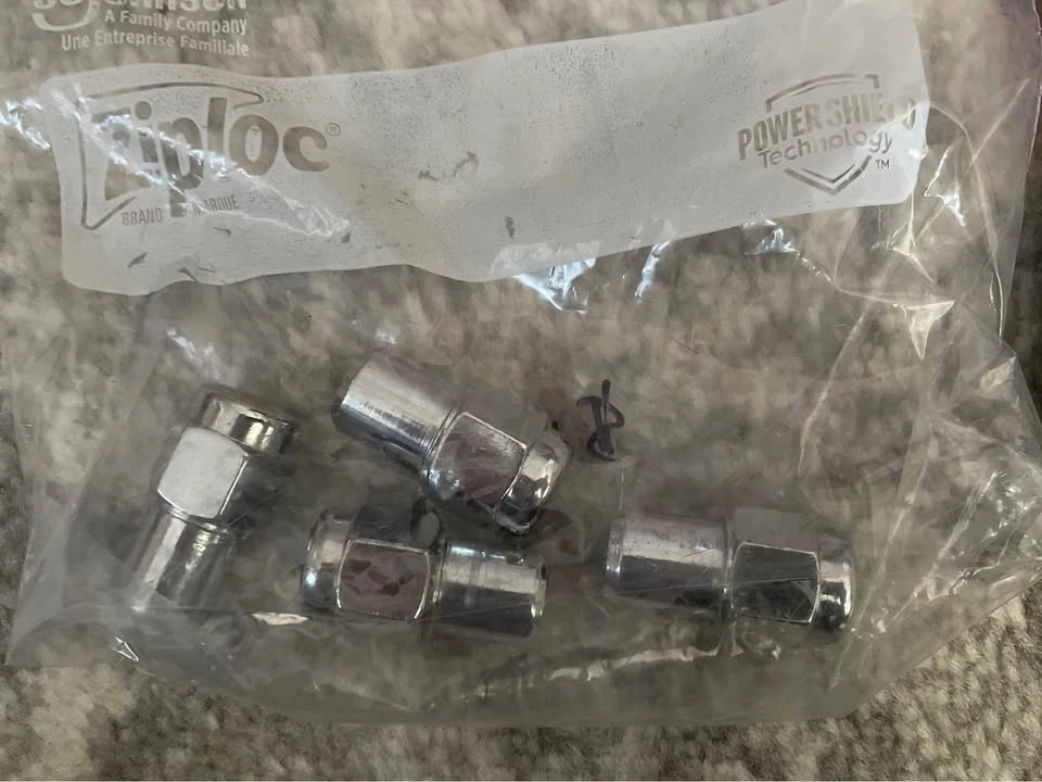 Vintage Superior Lug Nuts 30-5611-7/16” R.H Kit-F (1973) - photo 5