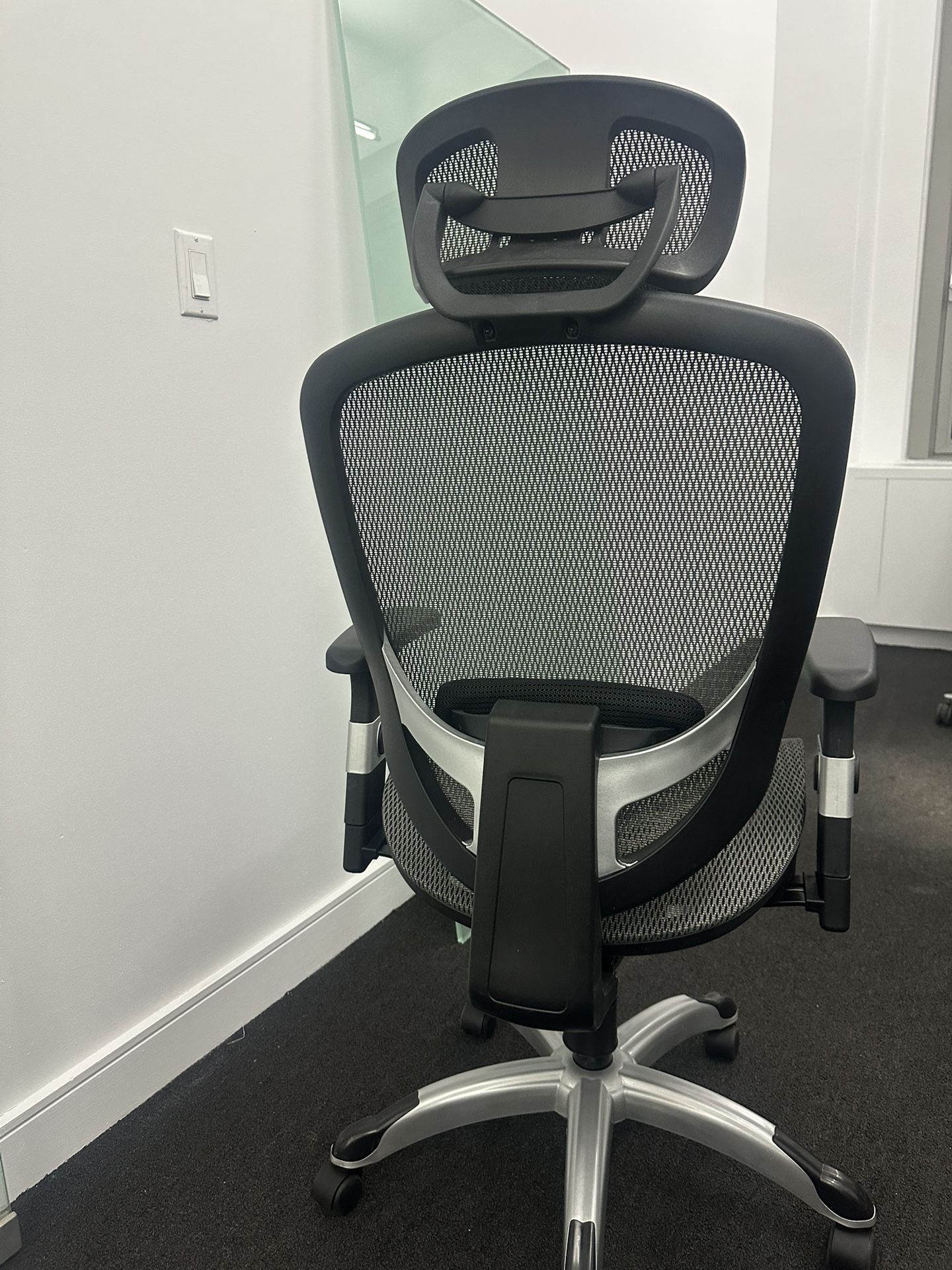 Hyken Ergonomic Mesh Swivel Task Chair - photo 4