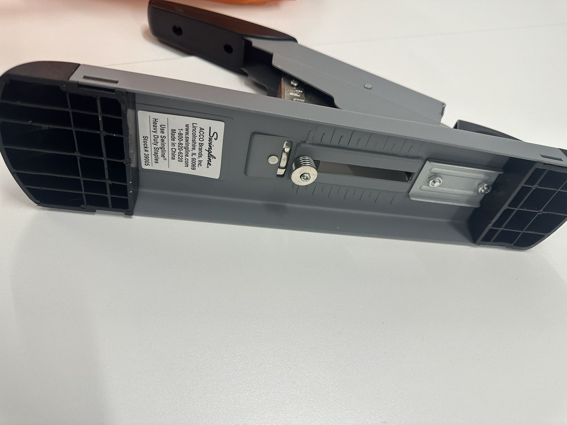 Swingline Heavy Duty Desktop Stapler