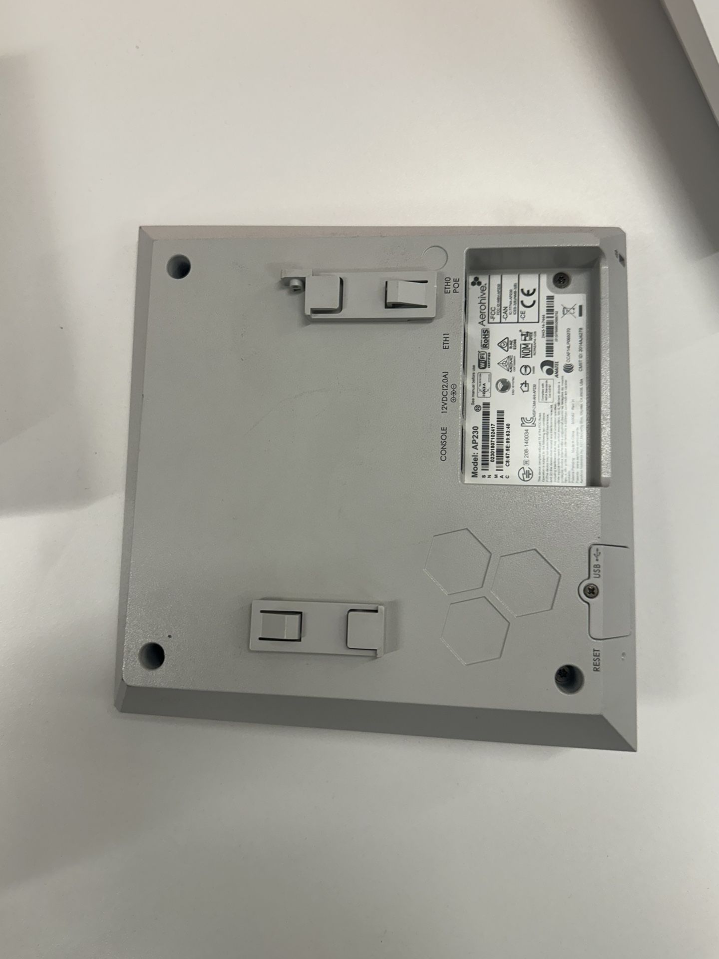 Aerohive AP130 AH-AP-130-AC-FCC Wireless Access Point - photo 3