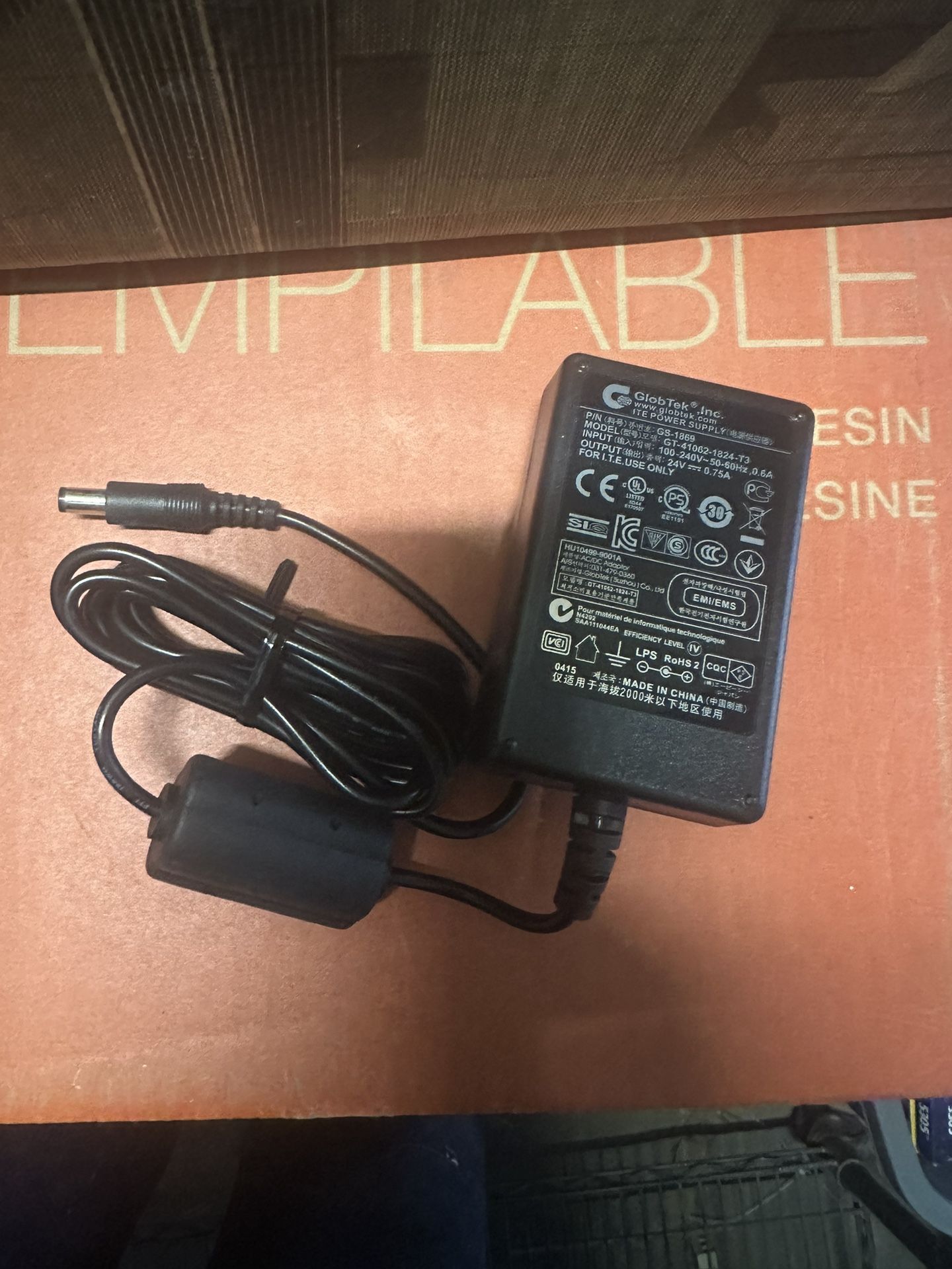 GLOBTEK GS-1869 Power Supply 24V 0.75A