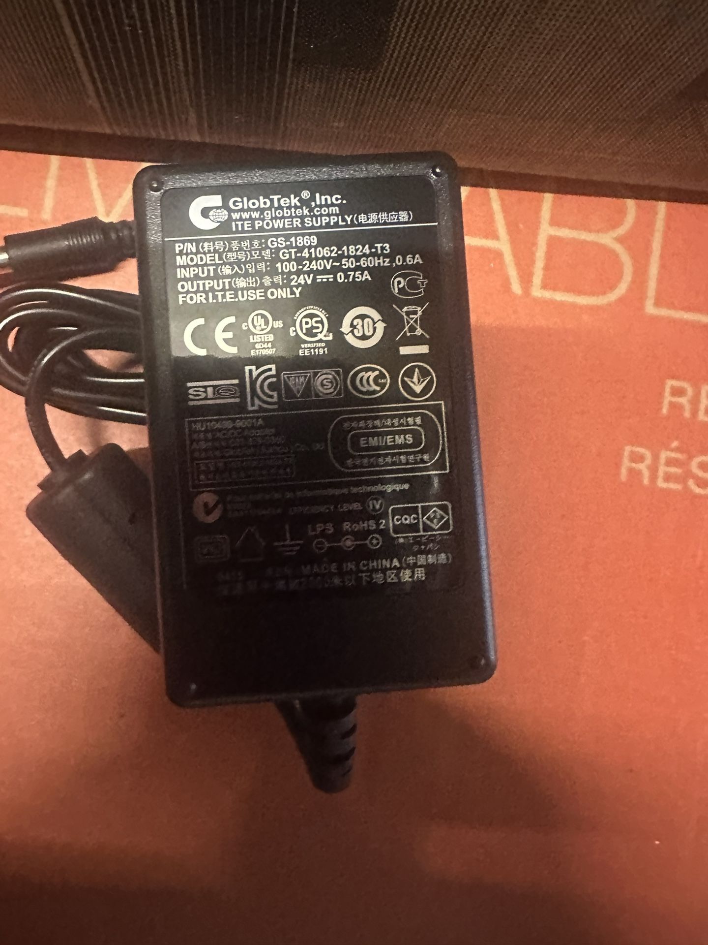 GLOBTEK GS-1869 Power Supply 24V 0.75A - photo 2