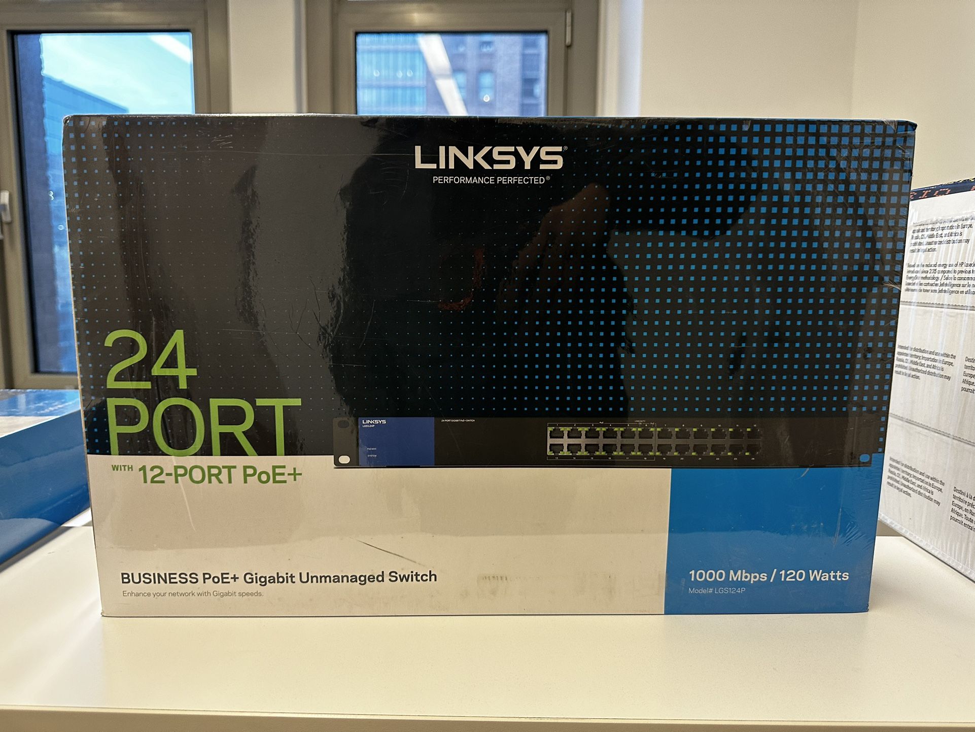 Linksys LGS124P 24-Port PoE+ Network Switch - photo 2