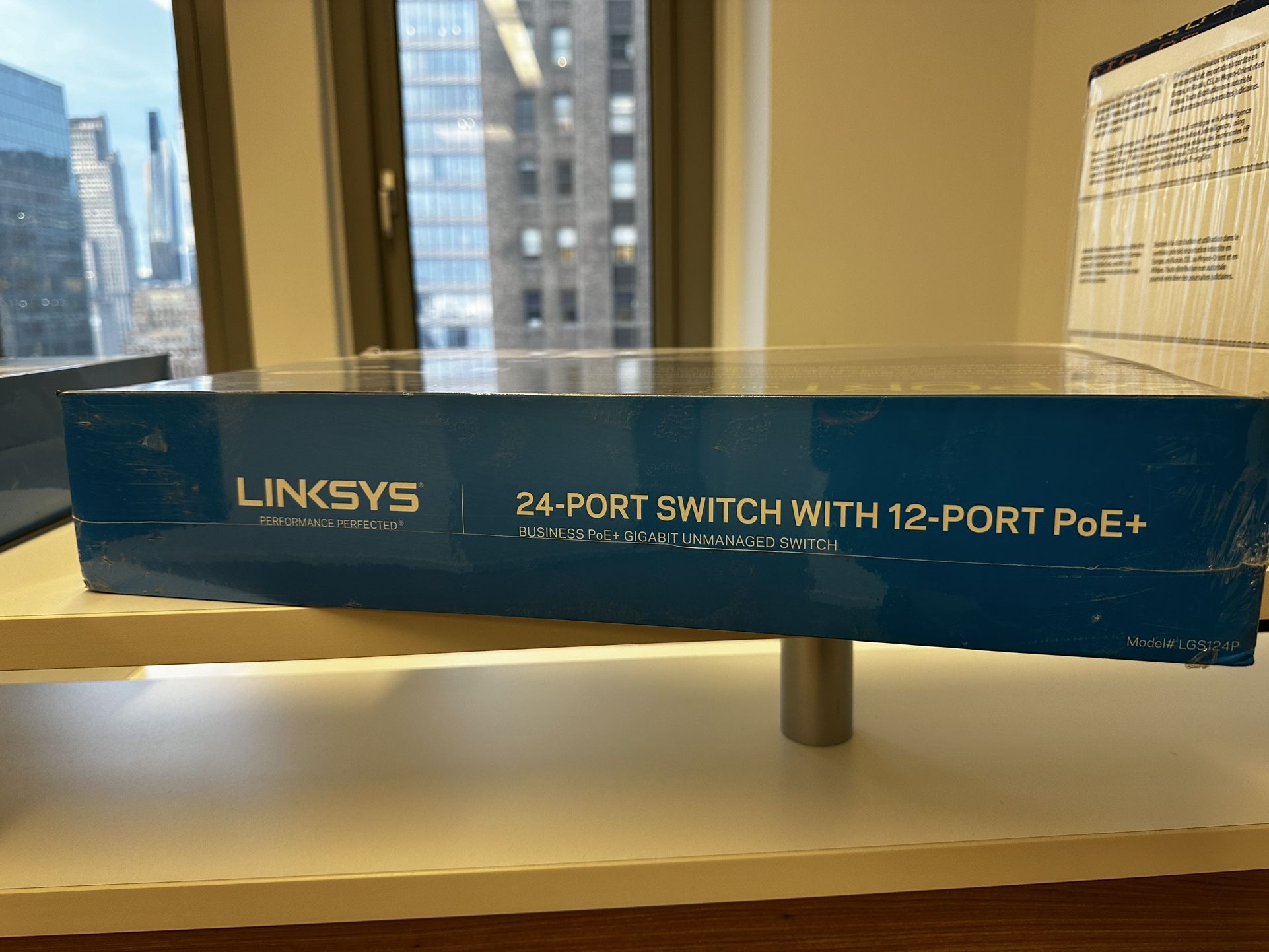 Linksys LGS124P 24-Port PoE+ Network Switch - photo 3