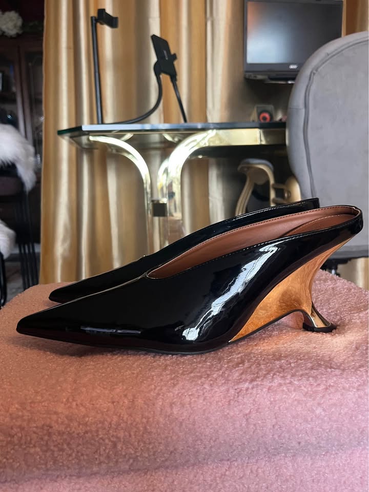 Patent Leather Mueller Women‘s Shoes 8.5 (Like New) - photo 2