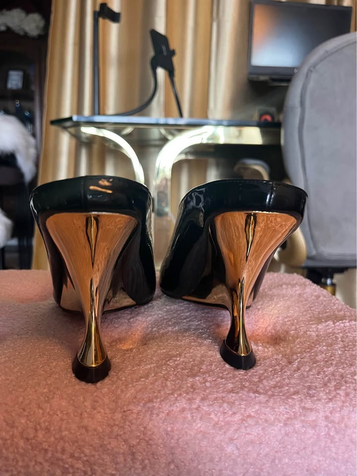 Patent Leather Mueller Women‘s Shoes 8.5 (Like New) - photo 3