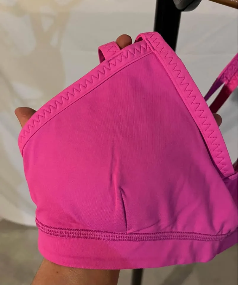 Lululemon Bra image indicator(2)