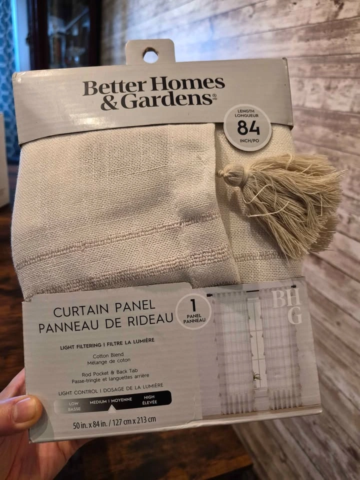 Brand New Curtain Panel Light Filtering 50x84 inch Drape - photo 2