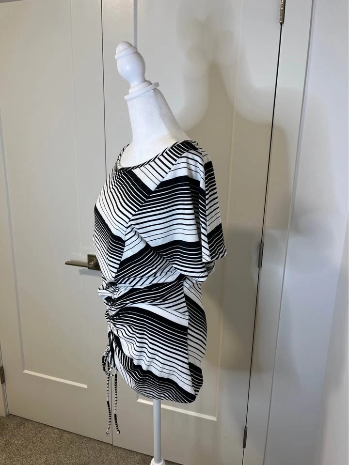 LE CHATEAU Black & White Striped Cinch Shirt - photo 4