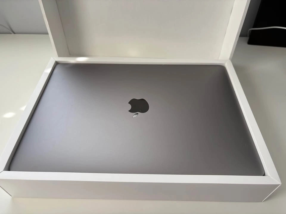 Apple MacBook Pro 13-inch (2019) - Space Grey - 16GB RAM - photo 2