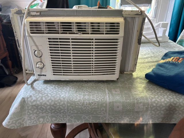 Window Air Conditioner - 10000 BTU