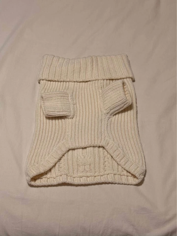 BRAND NEW Club Monaco Cable Knit Dog Sweater