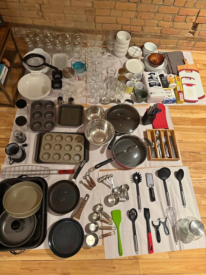 HUGE Kitchen Bundle - (100+ Items!)