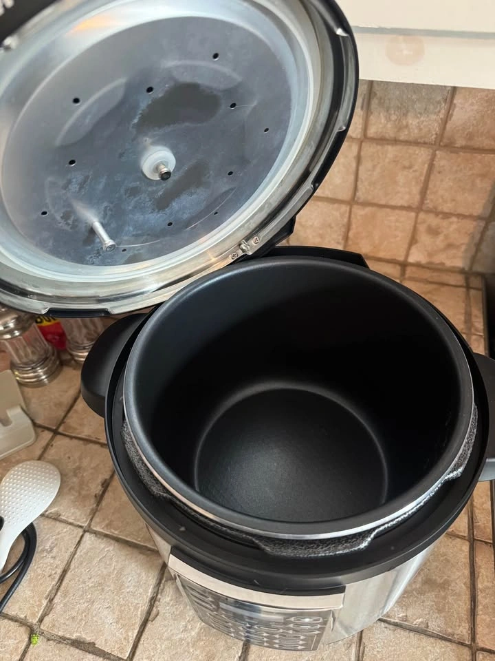 Starfrit 6L Electric Pressure Cooker - photo 2