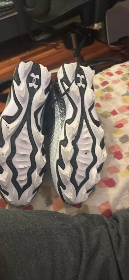 Under Armour Spotlight Hammer Wide Cleats - Size 10 - photo 2