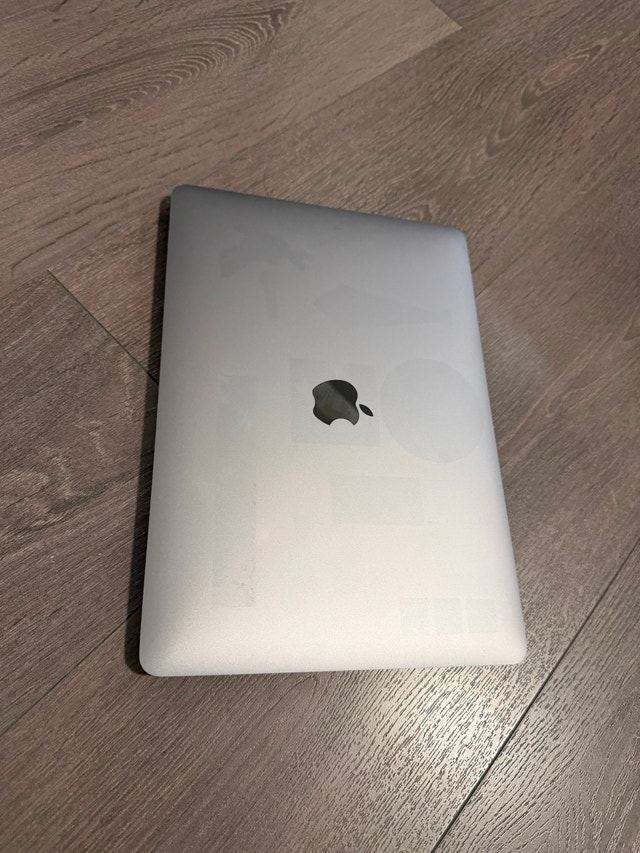 Macbook Air M1 8GB RAM + 256GB SSD