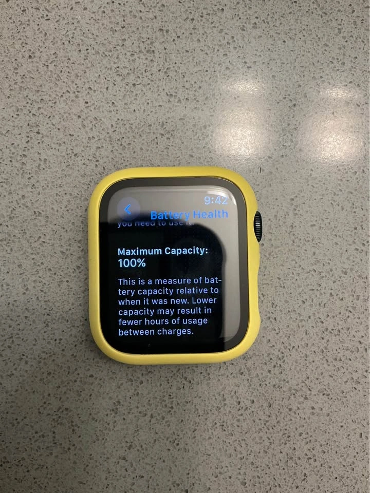 New Apple Watch SE 44mm Battery 100% - photo 4
