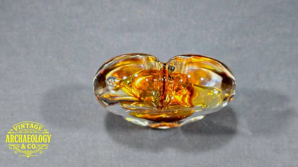 Adam Jablonski Signed Art Glass Heart Paperweight - photo 3