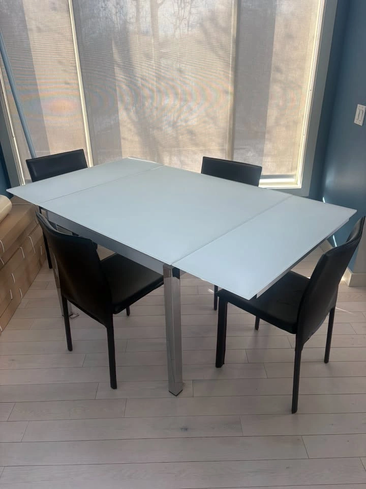 Dining Room Table with Chairs. Frosted glass and extendable. - photo 3