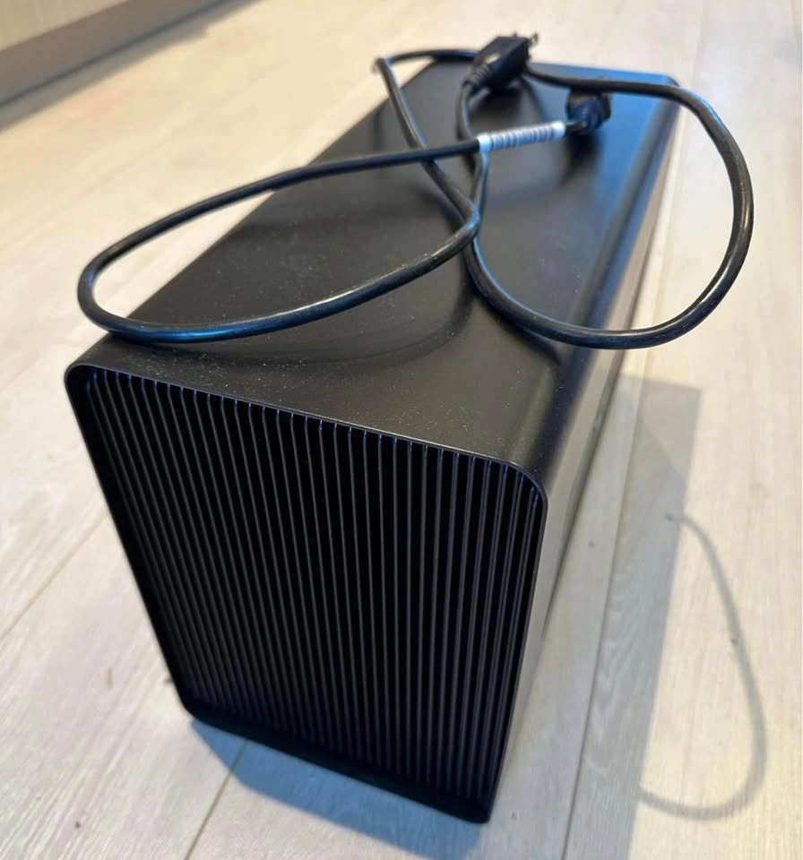 Razer Core X Chroma eGPU Enclosure - Thunderbolt 3, 700W PSU - photo 2