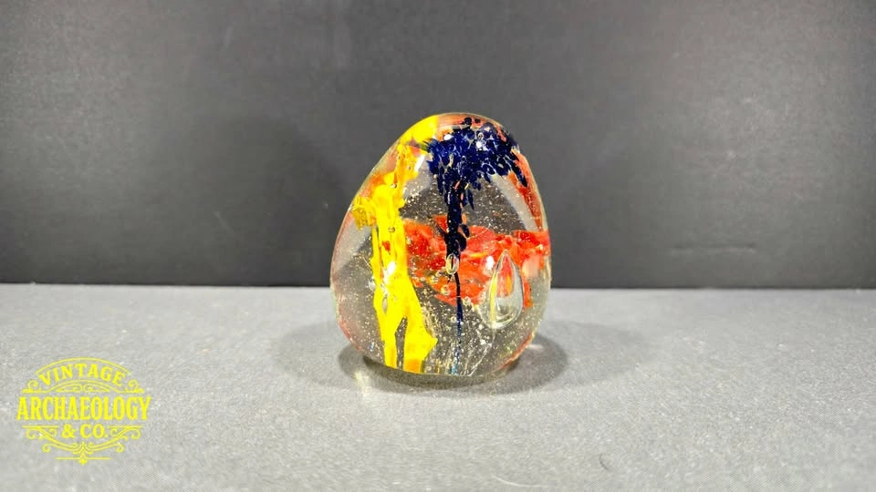 ART GLASS PAPERWEIGHT WITH UNDERWATER THEME - photo 2