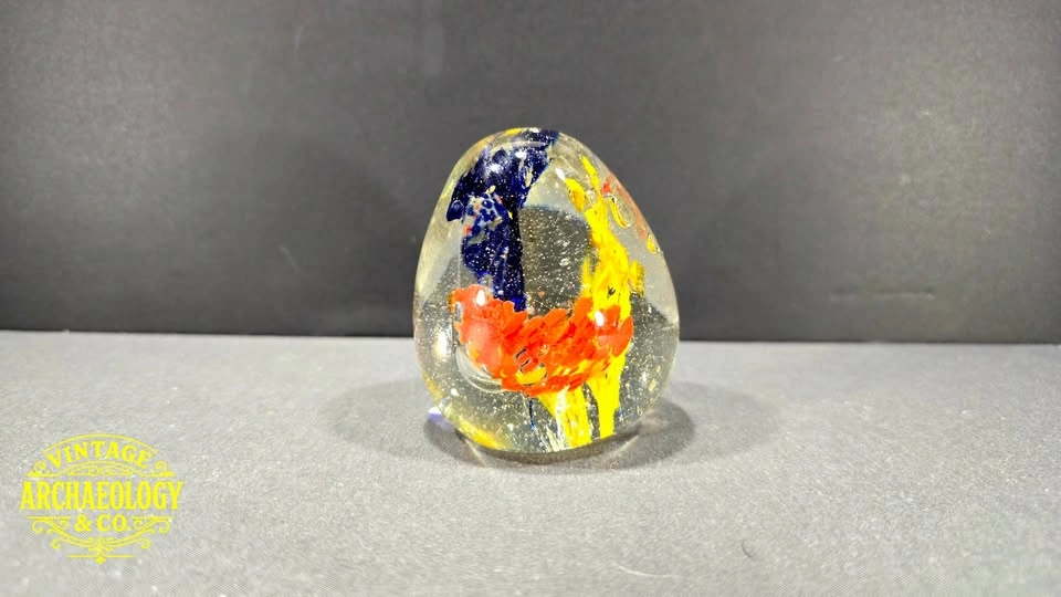 ART GLASS PAPERWEIGHT WITH UNDERWATER THEME - photo 3