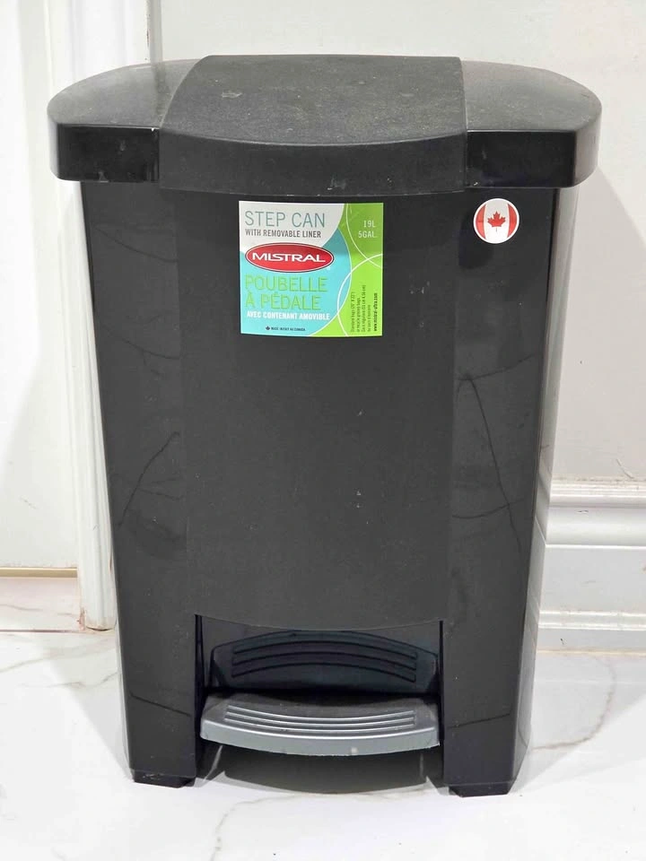 Mistral 19L Step Trash Can