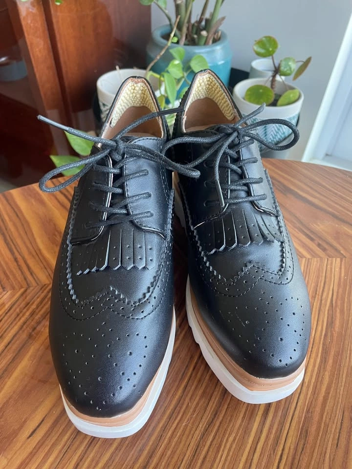 Black Platform Oxfords - Women's 7.5 - photo 3