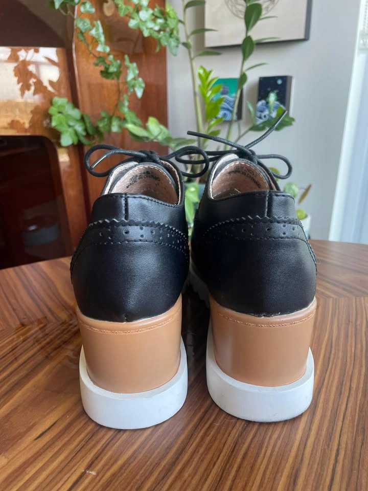 Black Platform Oxfords - Women's 7.5 - photo 4