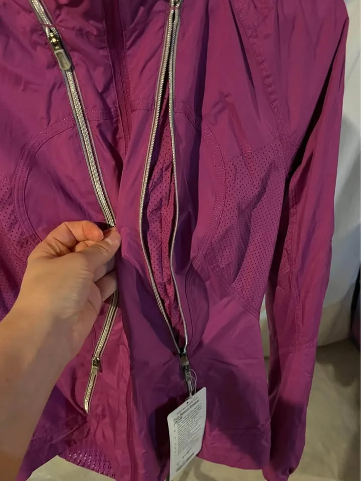 Brand new Lululemon Run: Record Breaker Jacket - RARE image indicator(3)