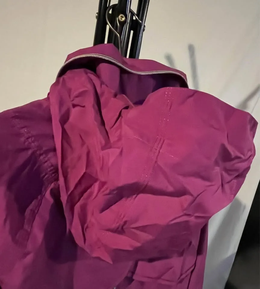 Brand new Lululemon Run: Record Breaker Jacket - RARE image indicator(9)