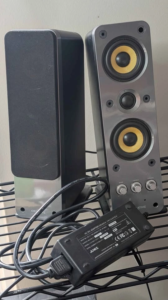 Creative Labs GigaWorks T40 Speakers - photo 2