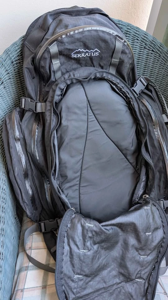 Serratus Black Hiking Backpack - photo 2