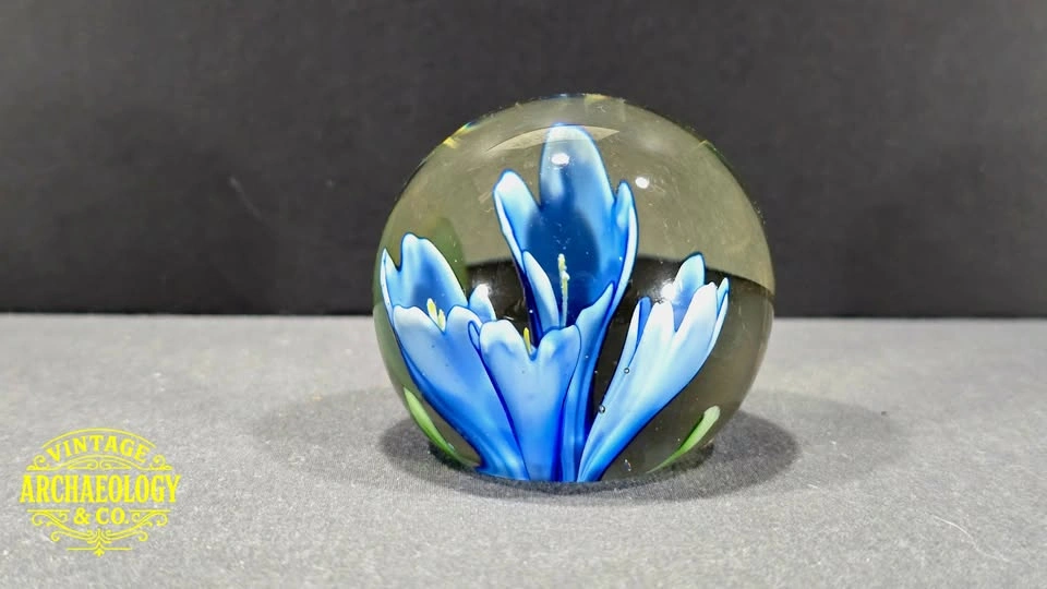 ART GLASS PAPERWEIGHT BLUE FLOWER IMPLOSION - photo 2