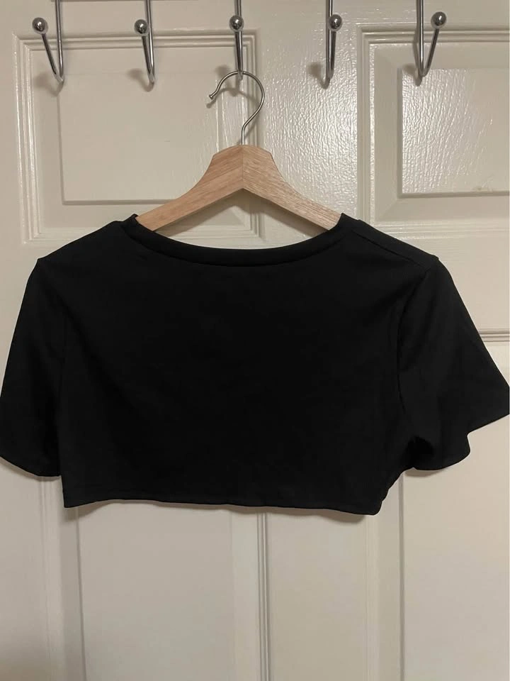 Black Ribbed Short Sleeve Crop Top with Cut Out size S - photo 2