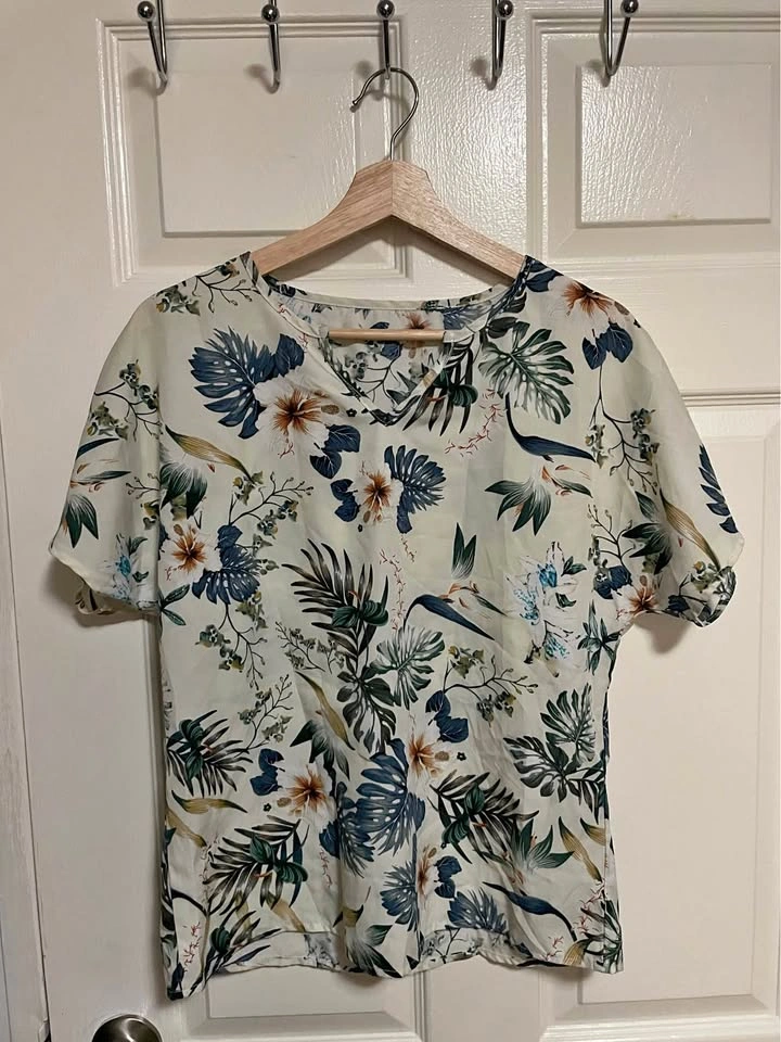 Tropical Print Short Sleeve Top size S