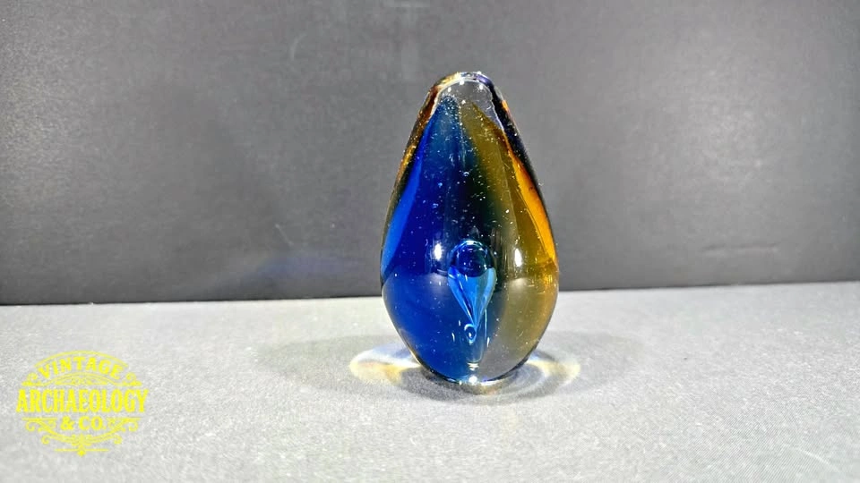 ART GLASS PAPERWEIGHT COBAL BLUE AND GOLD DESIGN