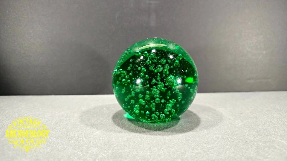 ART GLASS PAPERWEIGHT GREEN WITH CONTROLLED BUBBLES - photo 2
