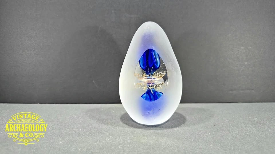 ART GLASS PAPERWEIGHT CONTROLLED BUBBLES IN BLUE AND GOLD FLECKS