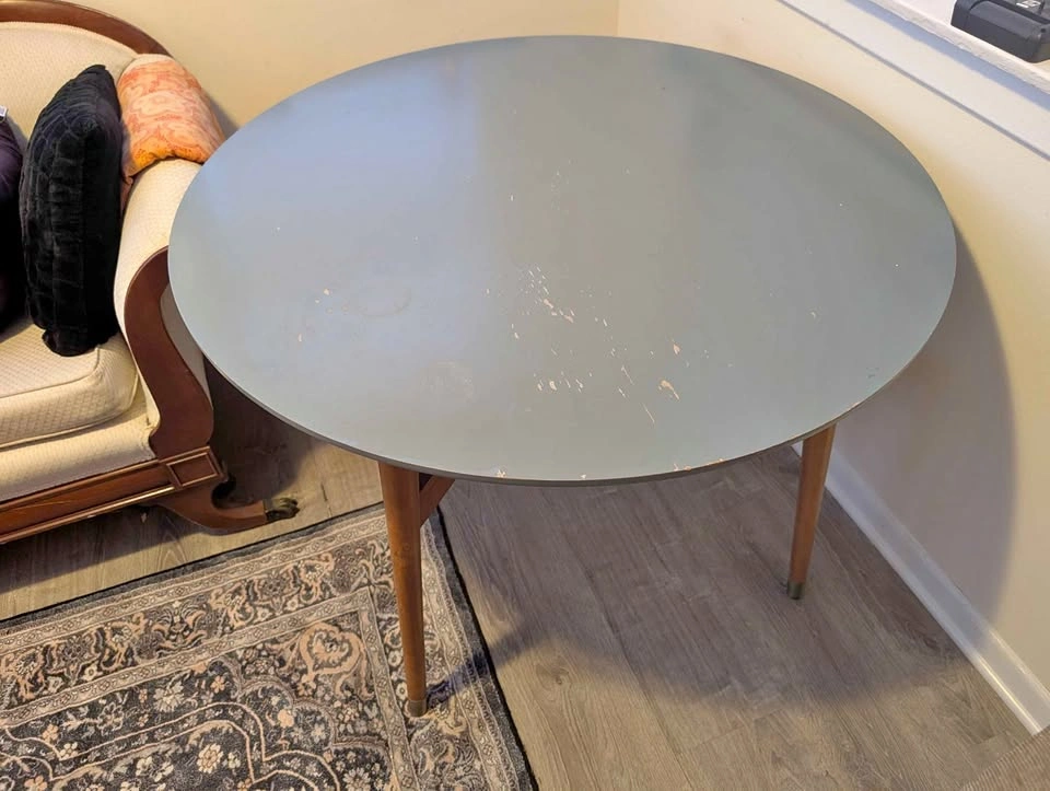 Round Table - Stable, Minor Top Damage