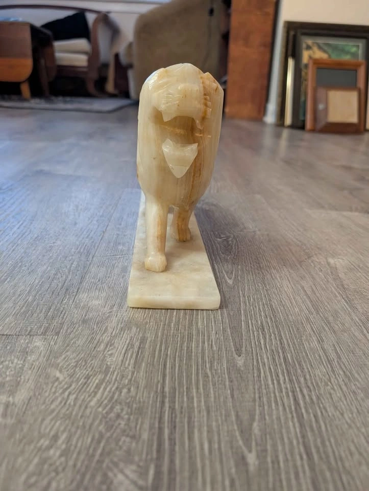 Marble Lion Statuette - photo 2