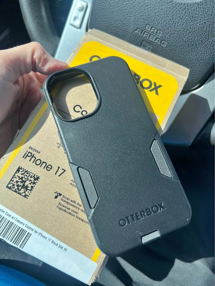 OtterBox Commuter Case for iPhone 17 - Black