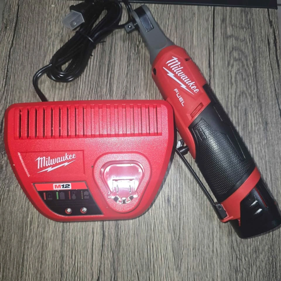 Milwaukee M12 FUEL Ratchet Kit with Battery and Charger - photo 2