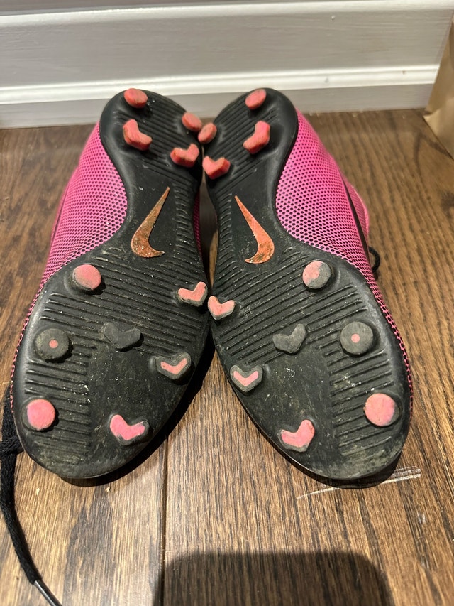 Nike Turf Shoes - Size 3Y - photo 2