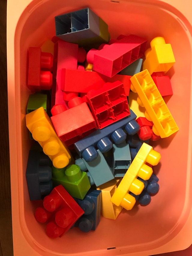 Mega Bloks Fill and Dump Wagon