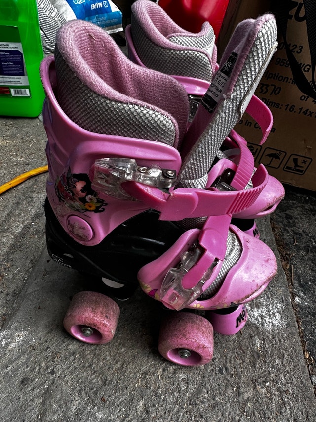 Moxie Girlz Roller Skates