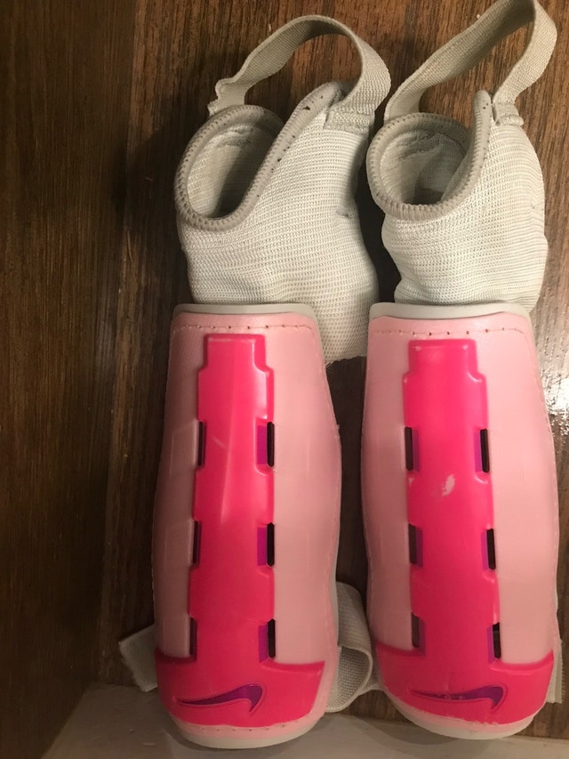 Nike Cleats and Shin Guards Size 10.5 - photo 5