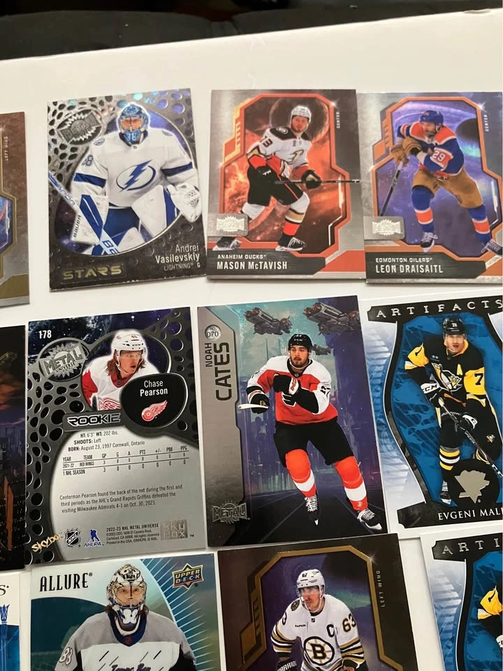 Upper Deck Hockey Cards (Skybox/Artifacts) - photo 5