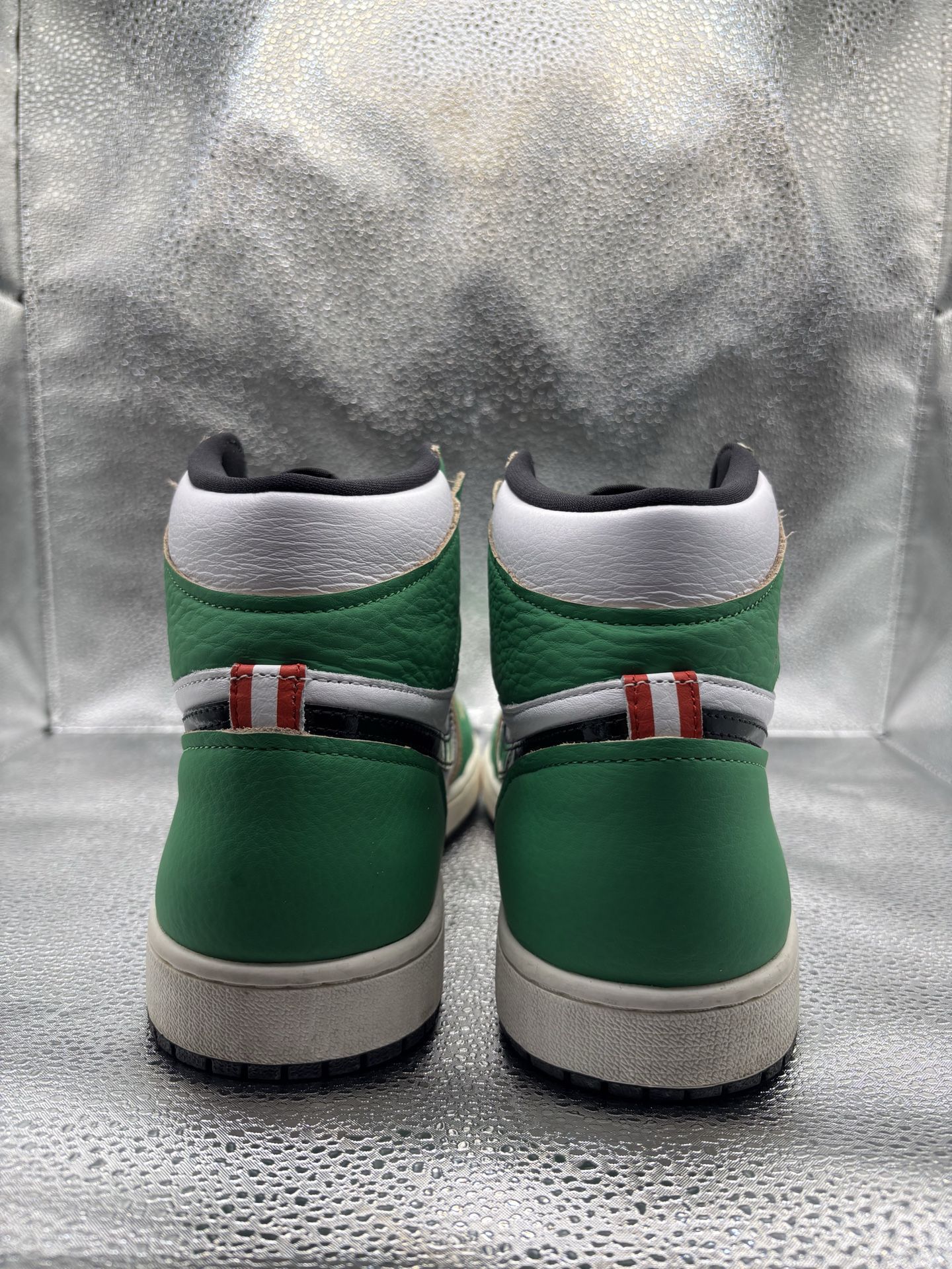 Air Jordan 1 Lucky Green - photo 4
