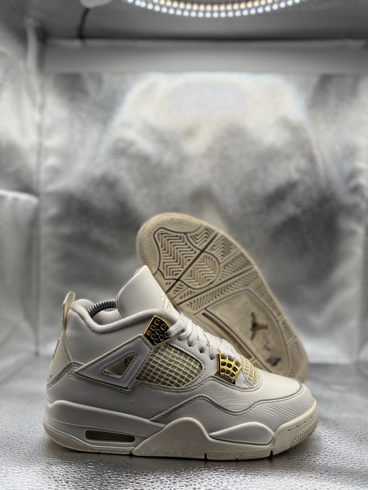 Air Jordan 4 Metallic Gold